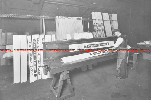 F001938 man stencilling signs - f001938,